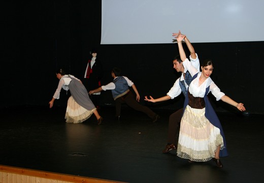 Ordes ríndelle tributo a Junjo Liñares cun espectáculo de danza que enche a casa da cultura